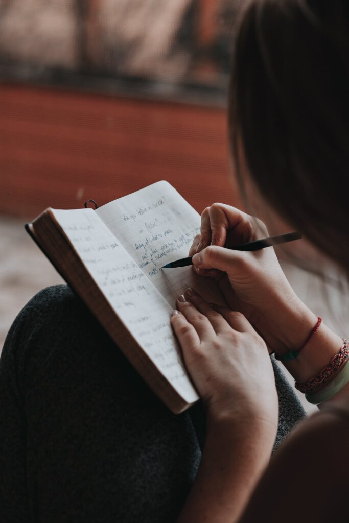 el journaling puede ayudarte a sanar y transformar tu vida